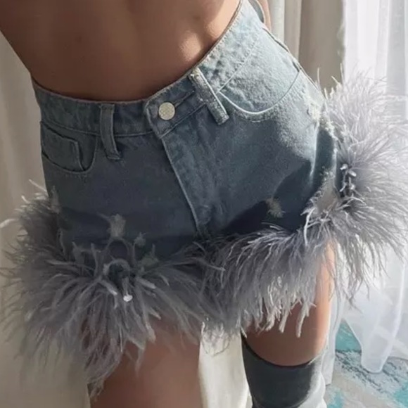 🎉New Denim High Rise Tassel Shorts With Ostrich Gray Feather Trim - Picture 13 of 13